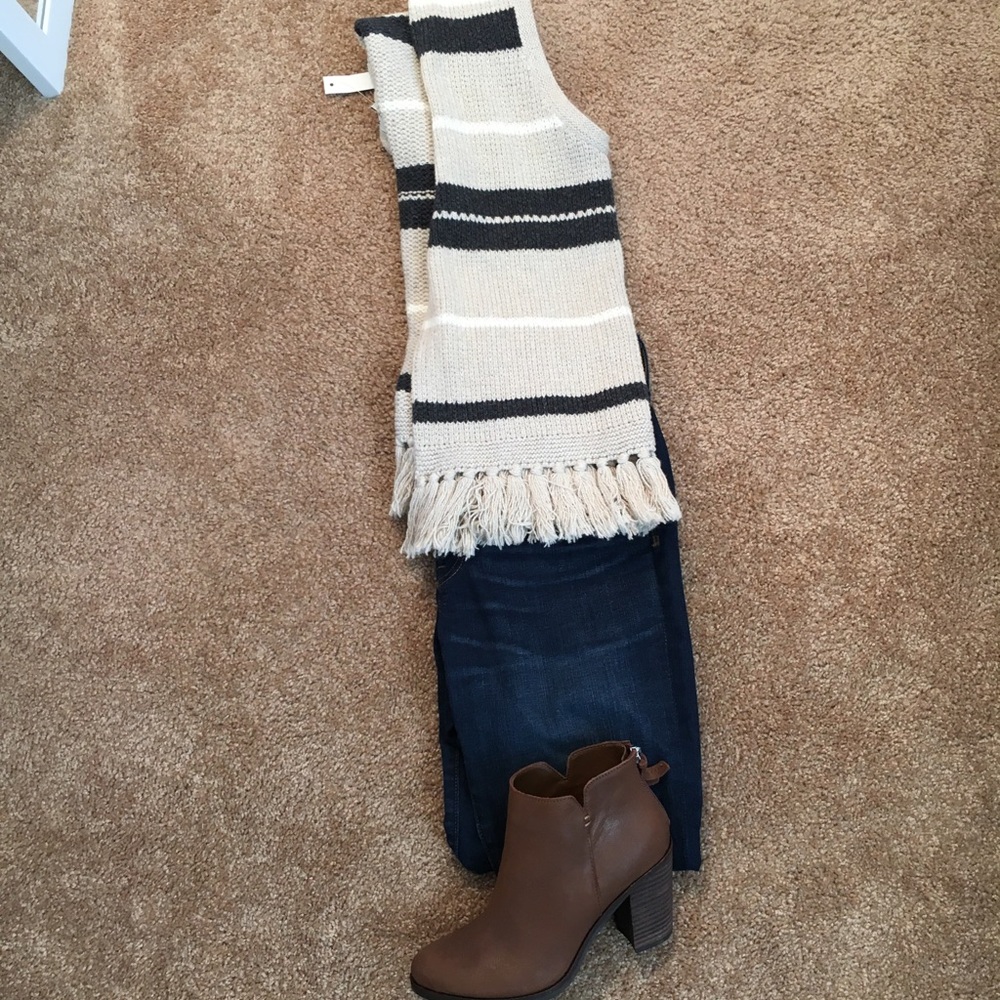 Madewell X/S NWT fringe vest - Picture 4 of 7